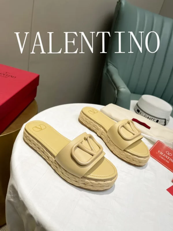 Valentino shoes - Replica shoes