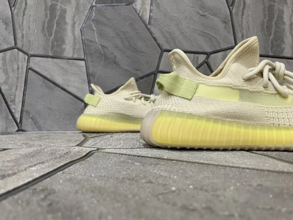 Yeezy shoes - Replica shoes