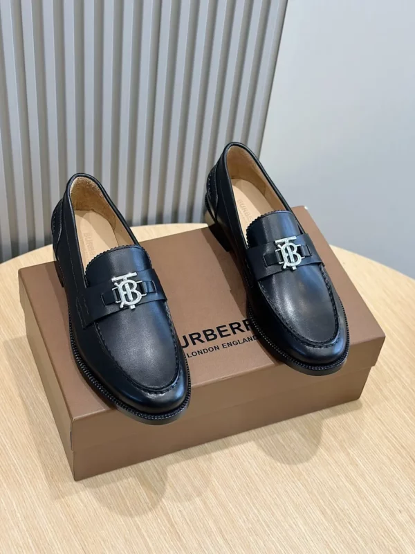 Burberry shoes - Replica shoes