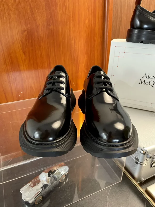 Alexander MCQueen shoes - Replica shoes