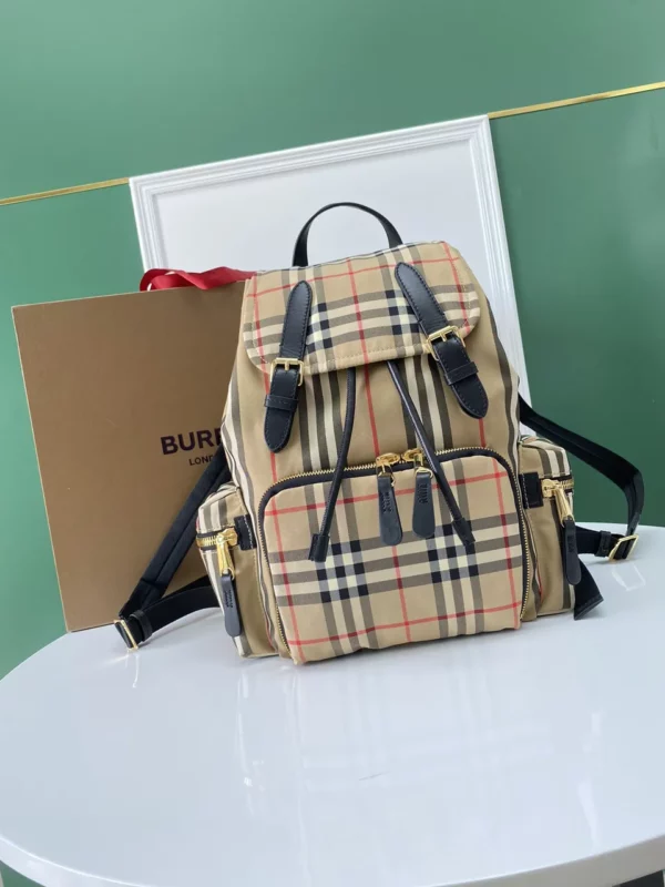 Burberry bag - rep bags