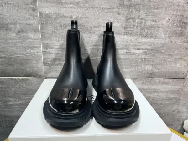 Alexander MCQueen shoes - Replica shoes