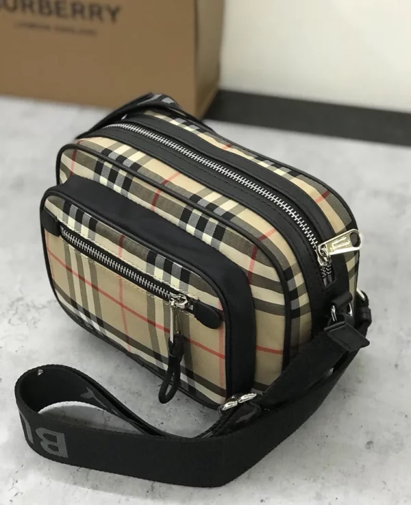 Burberry bag - rep bags