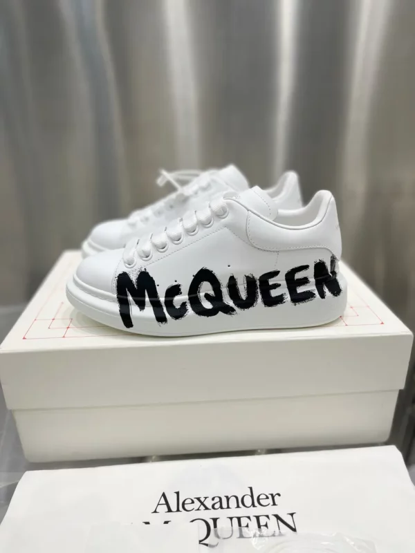 Alexander MCQueen shoes - Replica shoes