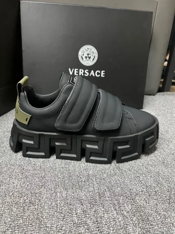 Versace shoes - Replica shoes