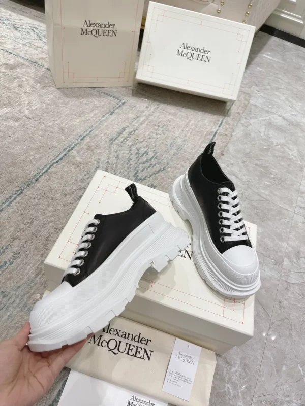 Alexander MCQueen shoes - Replica shoes