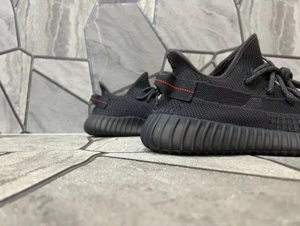 Yeezy shoes - Replica shoes