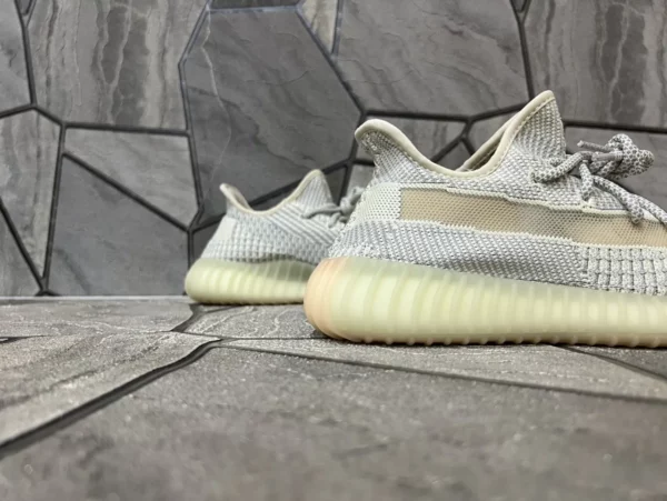 Yeezy shoes - Replica shoes