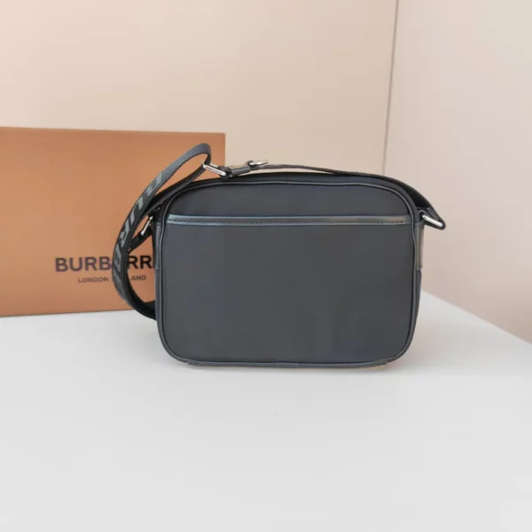 Burberry bag - rep bags