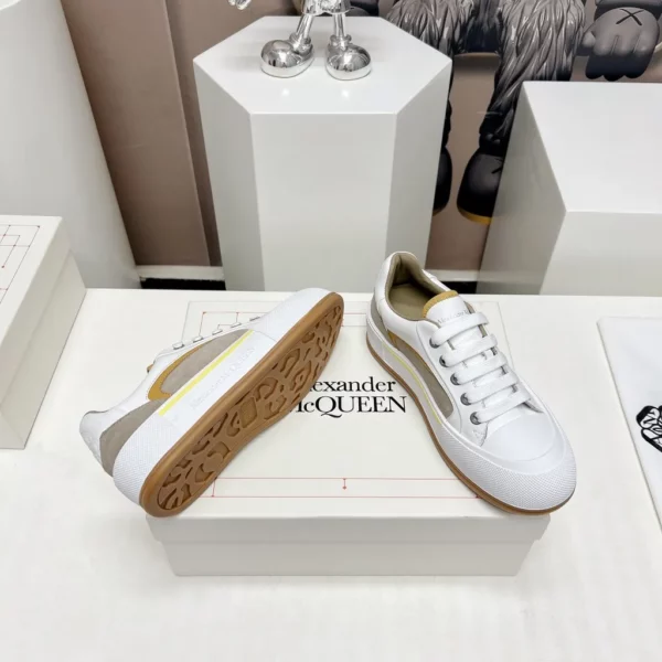 Alexander MCQueen shoes - Replica shoes