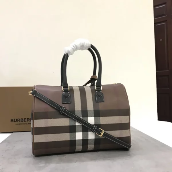 Burberry bag - rep bags