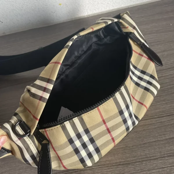 Burberry bag - rep bags