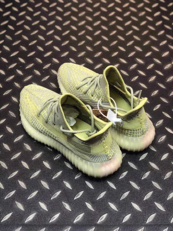 Yeezy shoes - Replica shoes