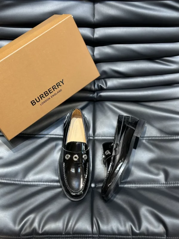 Burberry shoes - Replica shoes