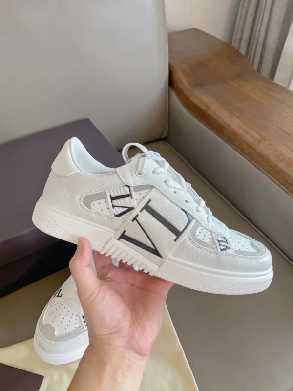 Valentino shoes - Replica shoes