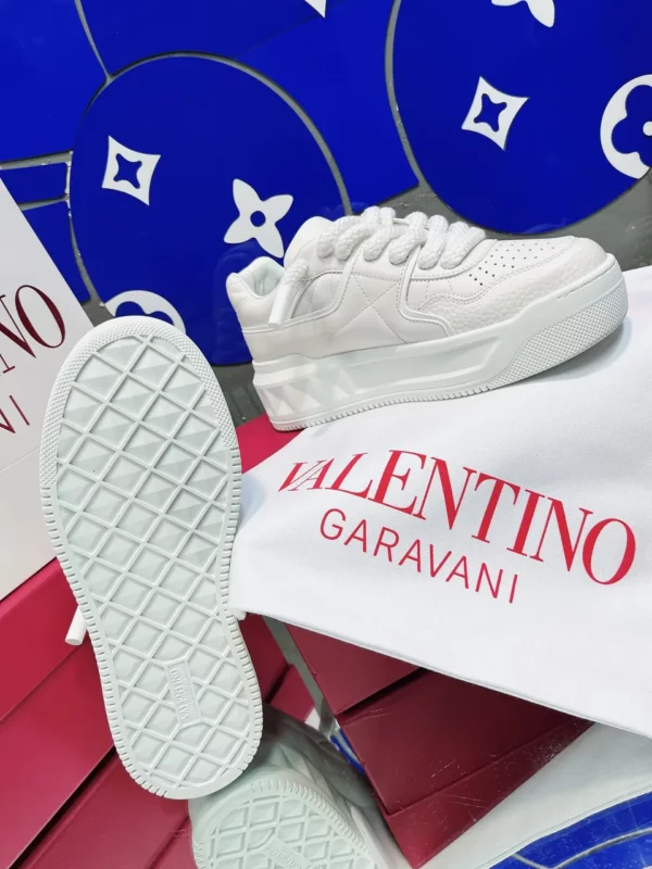 Valentino shoes - Replica shoes