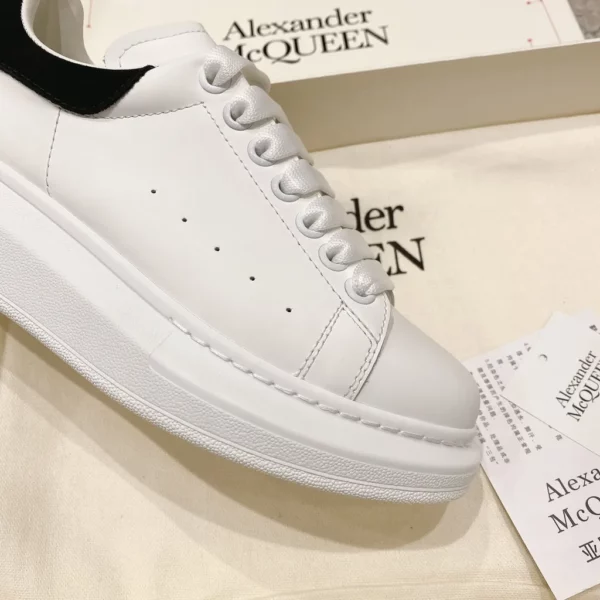 Alexander MCQueen shoes - Replica shoes