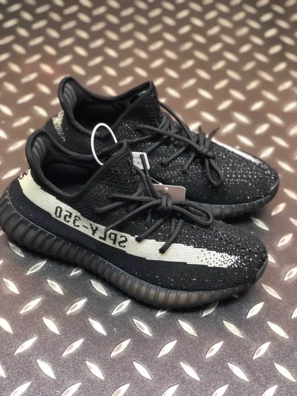 Yeezy shoes - Replica shoes