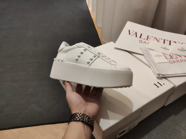 Valentino shoes - Replica shoes