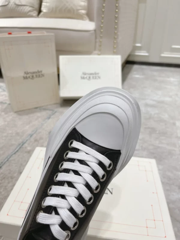 Alexander MCQueen shoes - Replica shoes