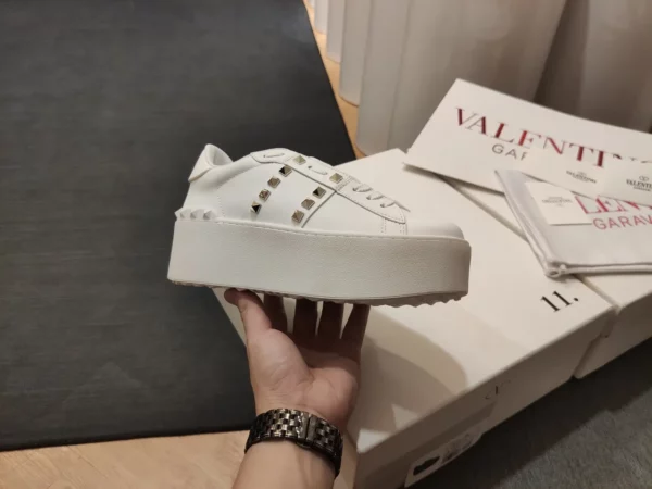 Valentino shoes - Replica shoes