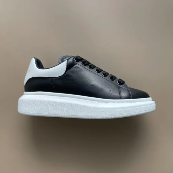 Alexander MCQueen shoes - Replica shoes