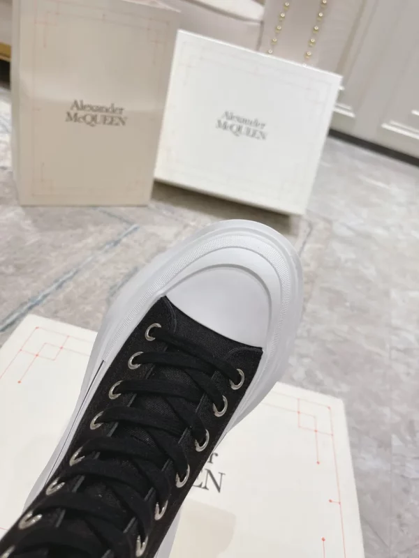 Alexander MCQueen shoes - Replica shoes