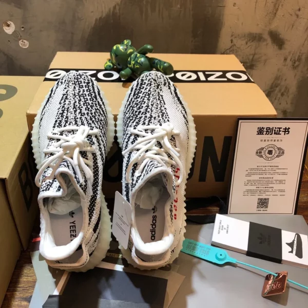 Yeezy shoes - rep shoes