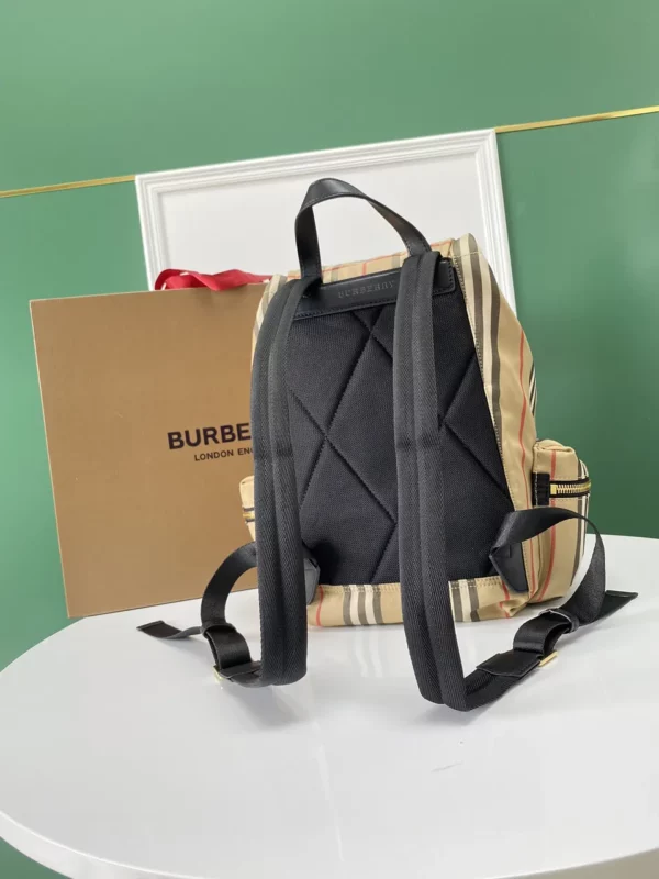 Burberry bag - rep bags