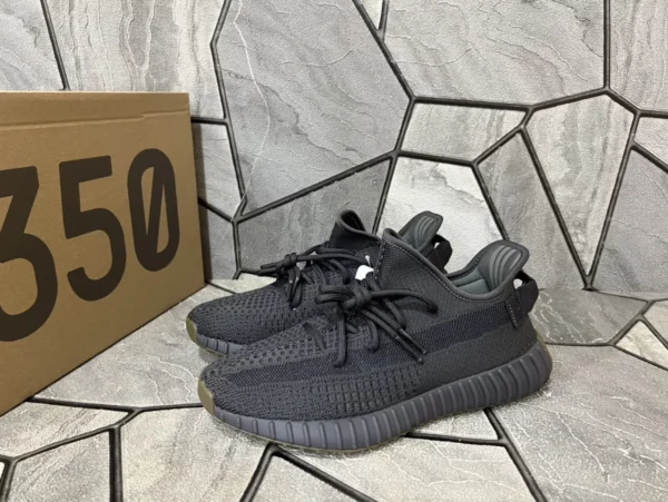 Yeezy shoes - Replica shoes