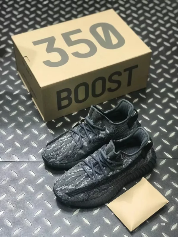 Yeezy shoes - rep shoes