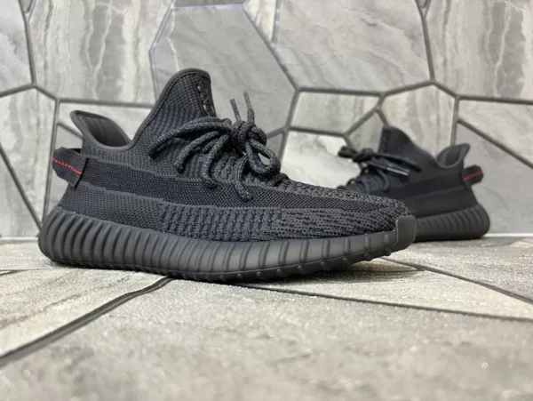 Yeezy shoes - Replica shoes