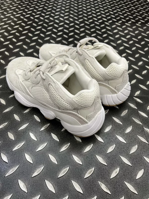 Yeezy shoes - Replica shoes