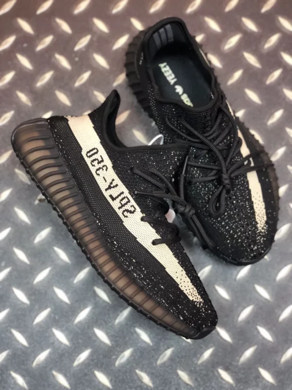 Yeezy shoes - Replica shoes