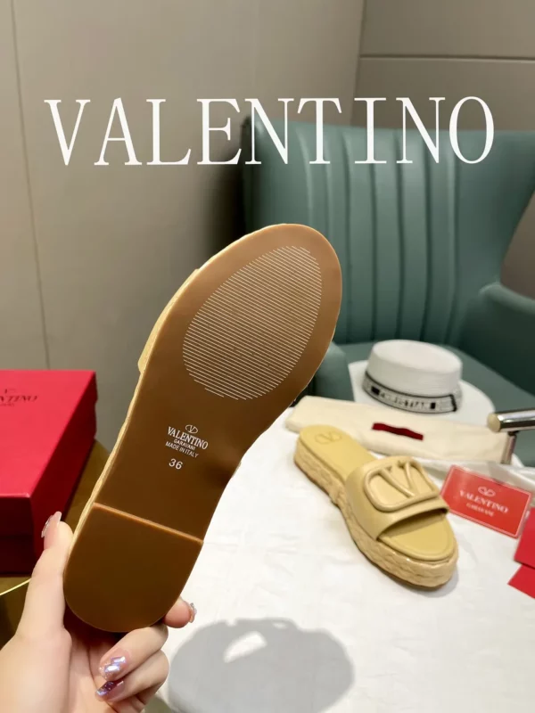 Valentino shoes - Replica shoes