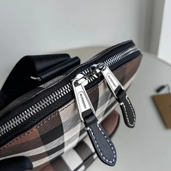 Burberry bag - rep bags