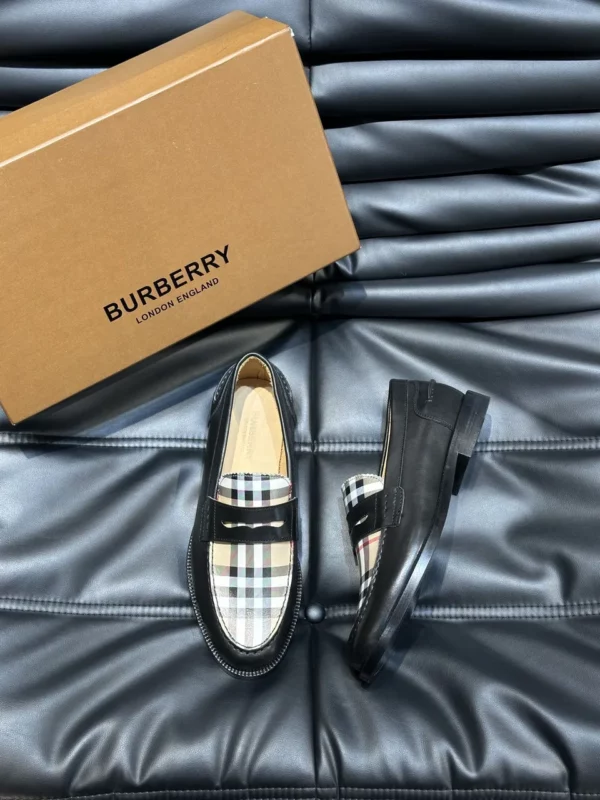 Burberry shoes - Replica shoes