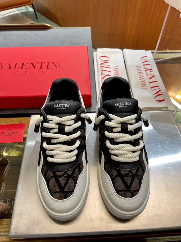 Valentino shoes - Replica shoes