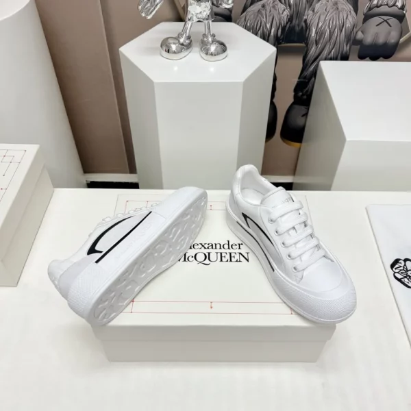 Alexander MCQueen shoes - Replica shoes