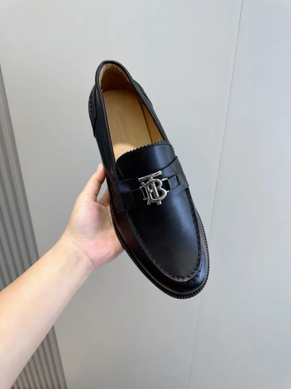 Burberry shoes - Replica shoes