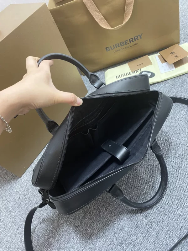 Burberry bag - rep bags