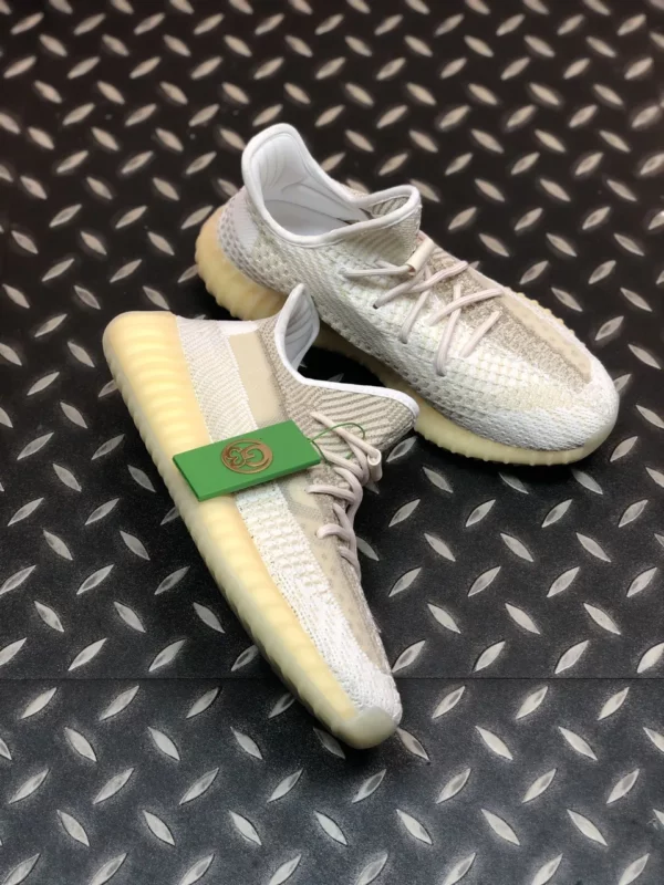 Yeezy shoes - Replica shoes