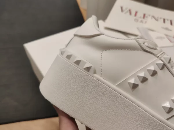 Valentino shoes - Replica shoes