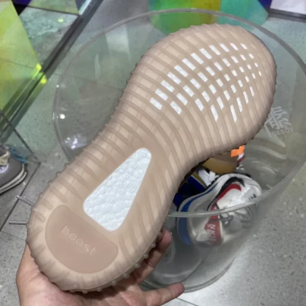 Yeezy shoes - Replica shoes