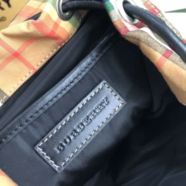 Burberry bag - rep bags