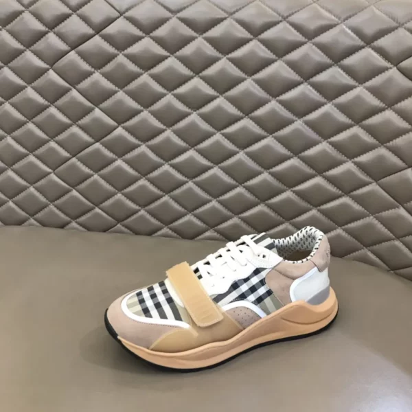 Burberry shoes - Replica shoes