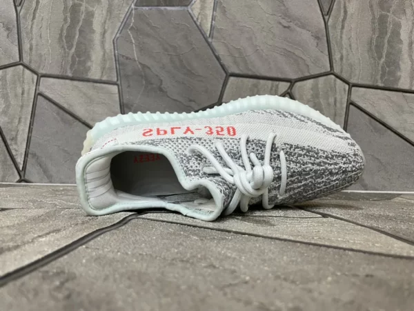 Yeezy shoes - Replica shoes