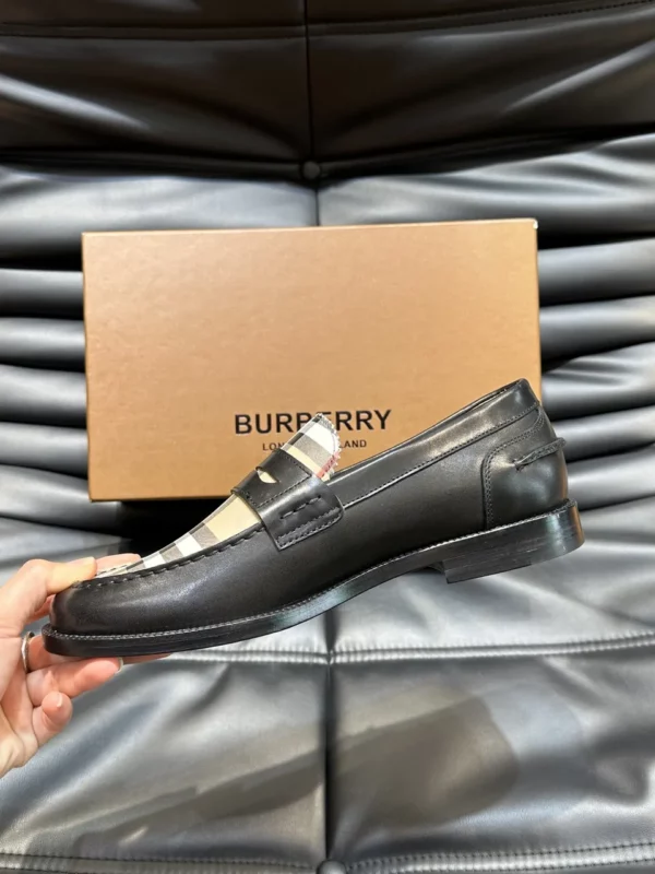 Burberry shoes - Replica shoes