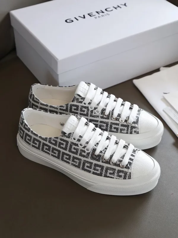 Givenchy shoes - Reps shoes