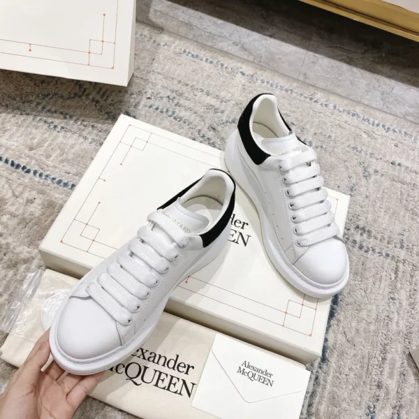 Alexander MCQueen shoes - Replica shoes